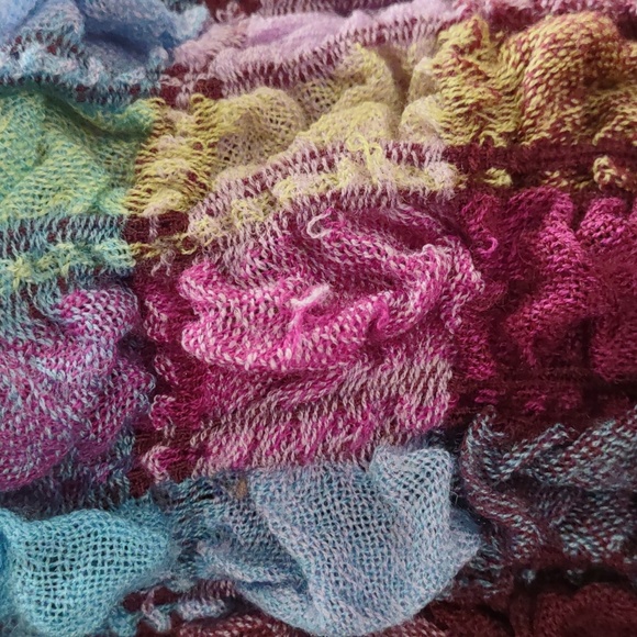 Suantrai of Ireland Woven Scarf - Picture 10 of 10